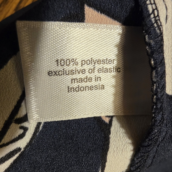 Lane Bryant Plus Size 26 Short Sleeve Dark Navy With Pink Floral - Picture 5 of 8